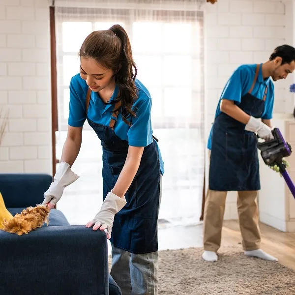 Schoonmakers aan het werk